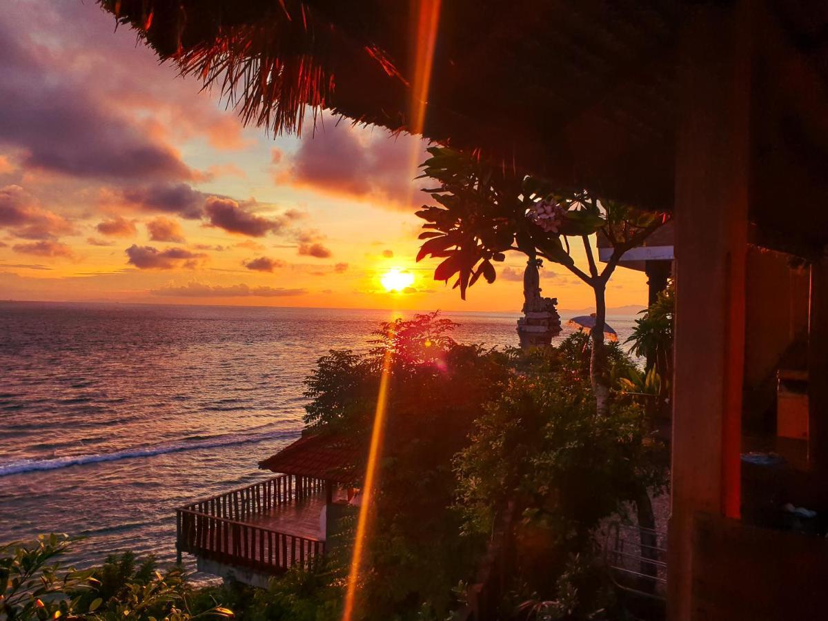 Malibu Huts Hotel Semaya Exterior foto