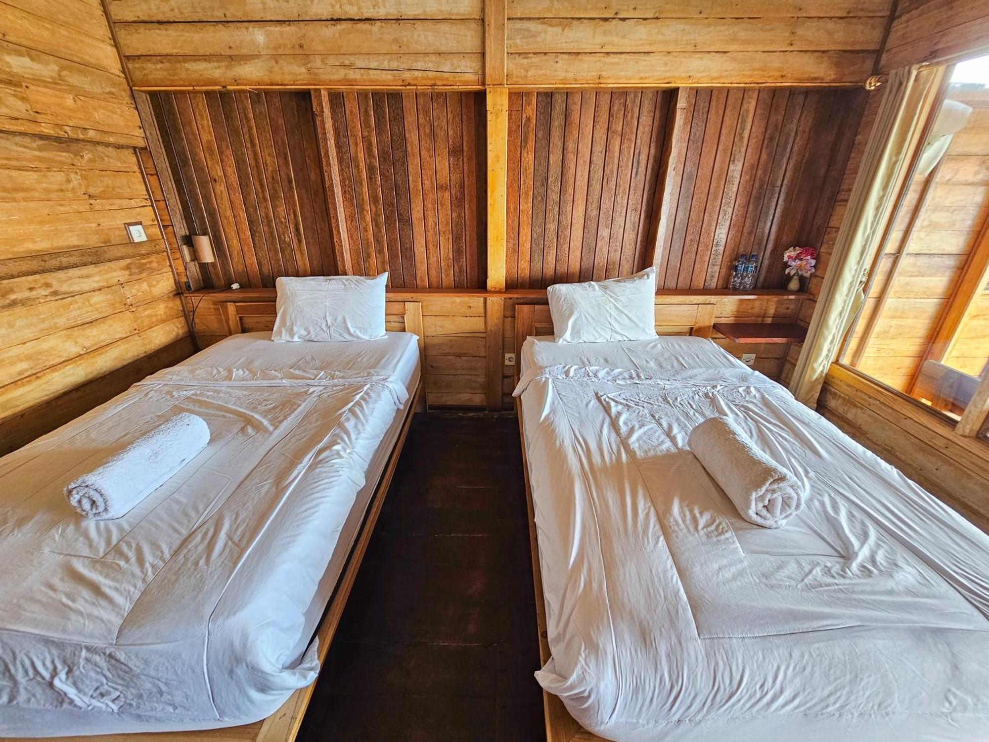 Malibu Huts Hotel Semaya Exterior foto