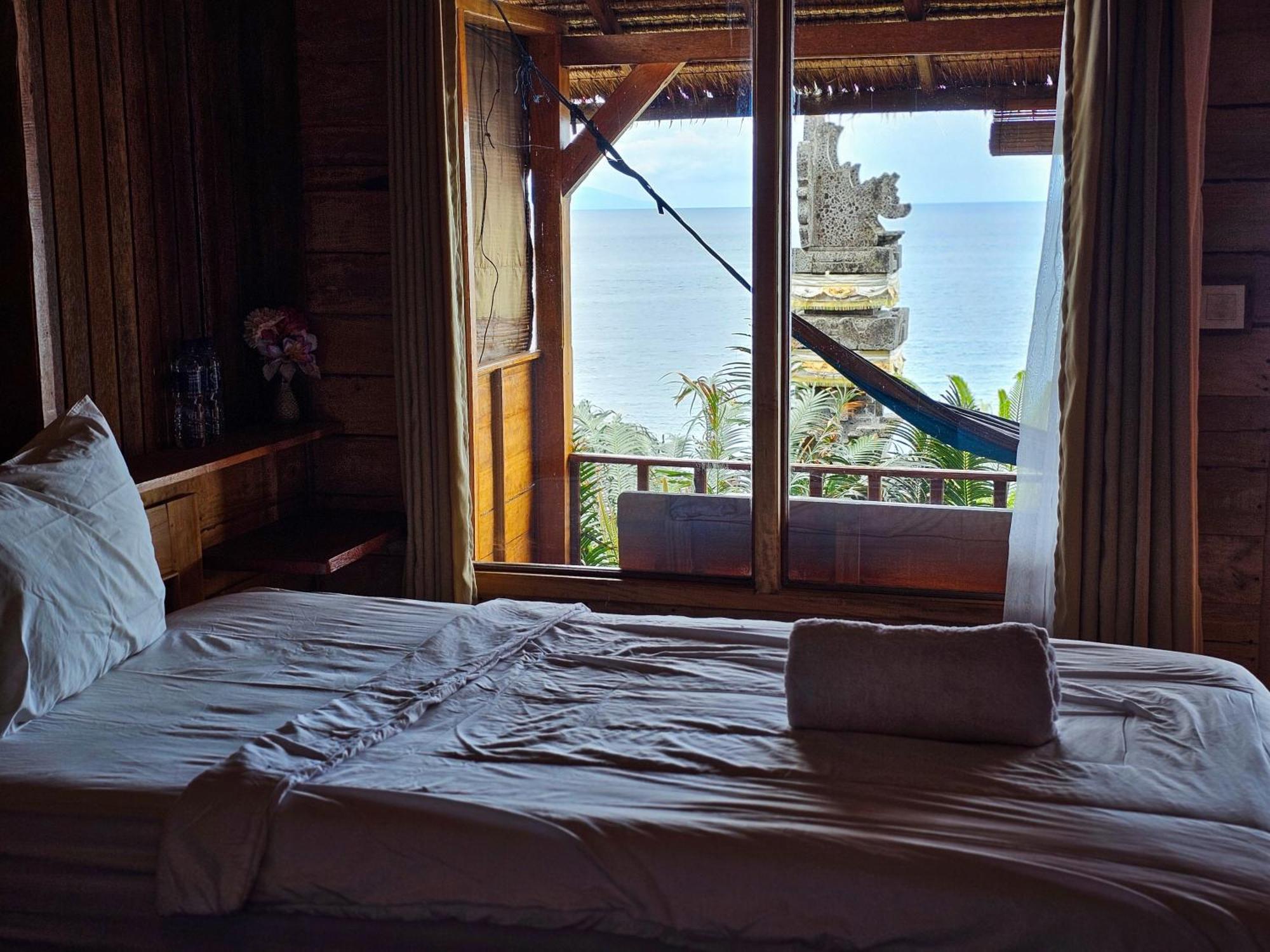 Malibu Huts Hotel Semaya Exterior foto