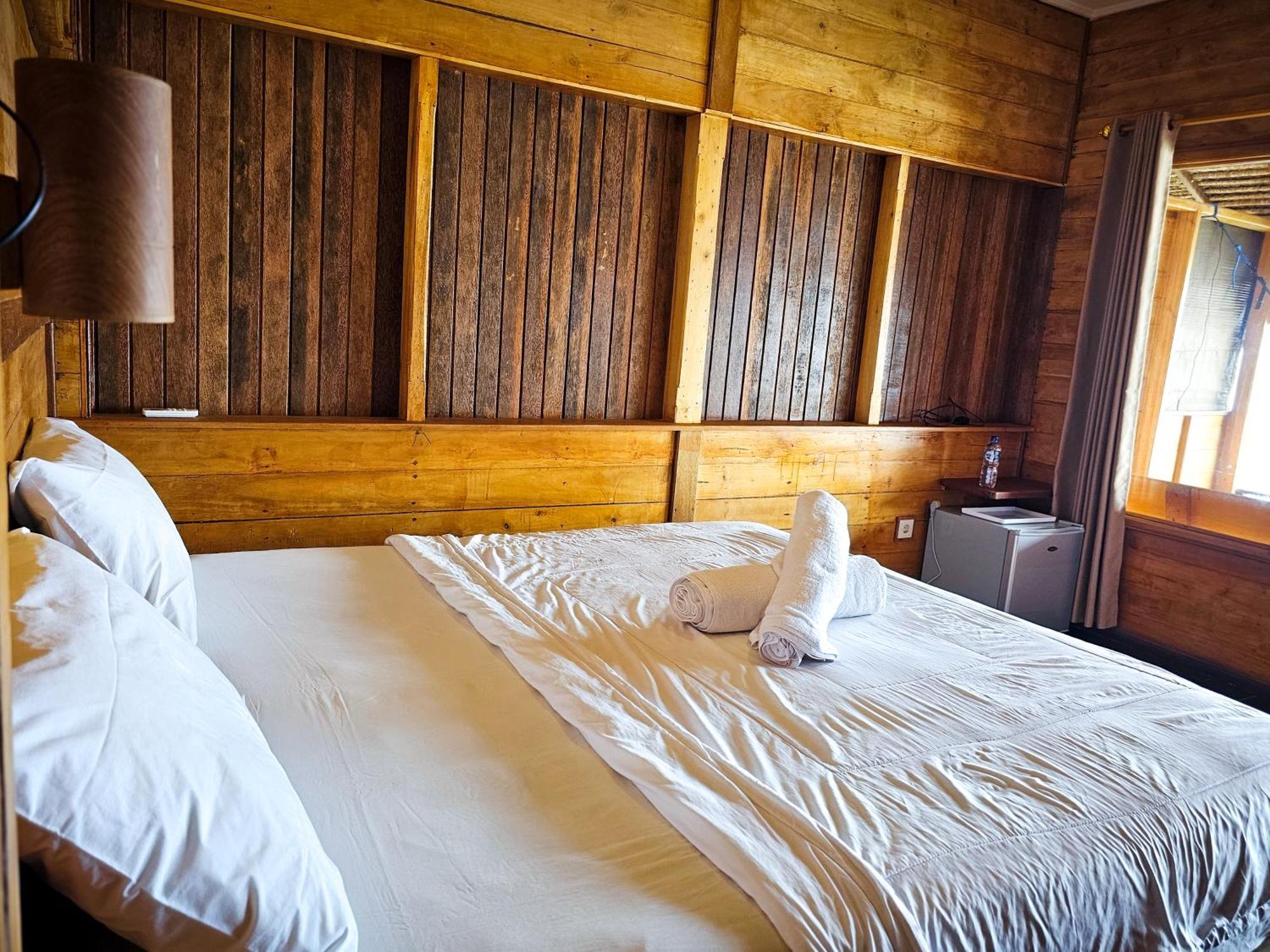Malibu Huts Hotel Semaya Exterior foto